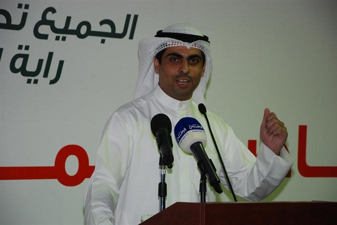 مرشح الدائرة الثانية رياض العدساني متحدثا عباس مكحل
