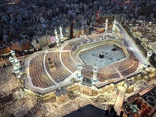  بندر بليله إماماً للحرم المكي .. وعبدالله البعيجان وأحمد بن حميد للمسجد النبوي