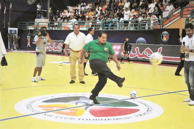 رئيس نادي اتلتيكو هويلا اشترك في المسابقة