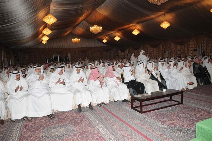 حضور كثيف في مقر سلطان الدبوس