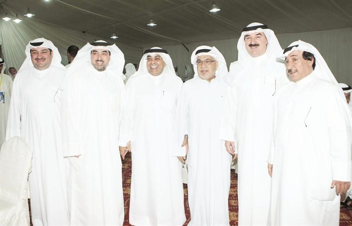 محمد عاشور وفيصل مقصيد مع بعض الحضور