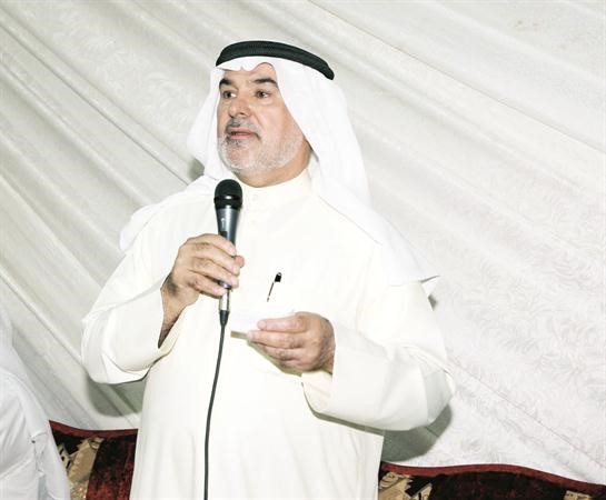 النائب السابق ومرشح الدائرة الاولى صالح عاشور متحدثا للحضور