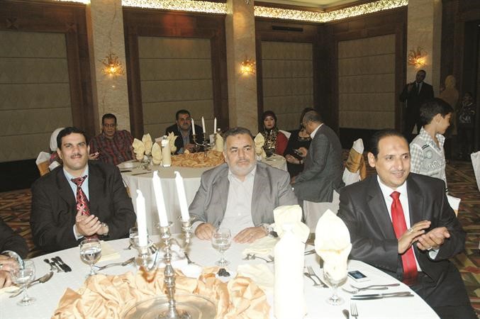 الزميل اسامة ابوالسعود يتابع فقرات الحفل