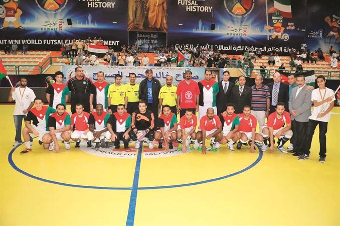 الشيخ صباح الخالد والشيخ علي الخالد مع فريقي السفارتين المصرية والاردنية﻿