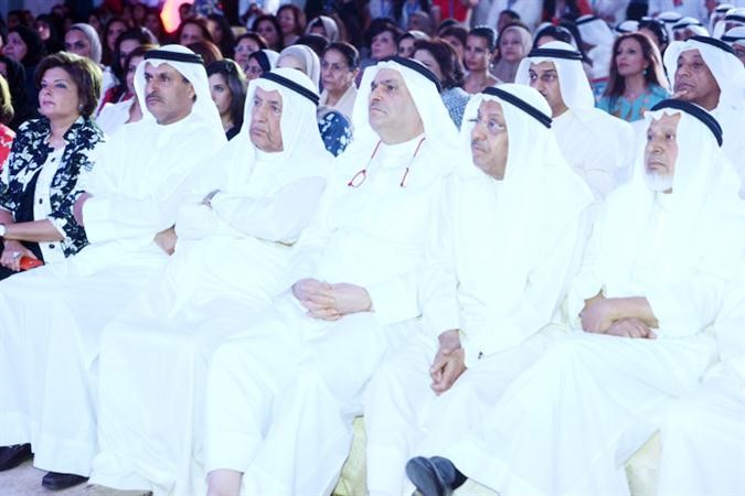 هلال المطيري ومحمد الصقر وعلي الغانم وعصام الصقر ود اسيل العوضي خلال افتتاح مقر مرشح الدائرة الثانية راكان النصف