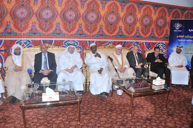 د عادل الفلاح والسفير المصري ود احمد عمر هاشم مع بعض الحضور﻿