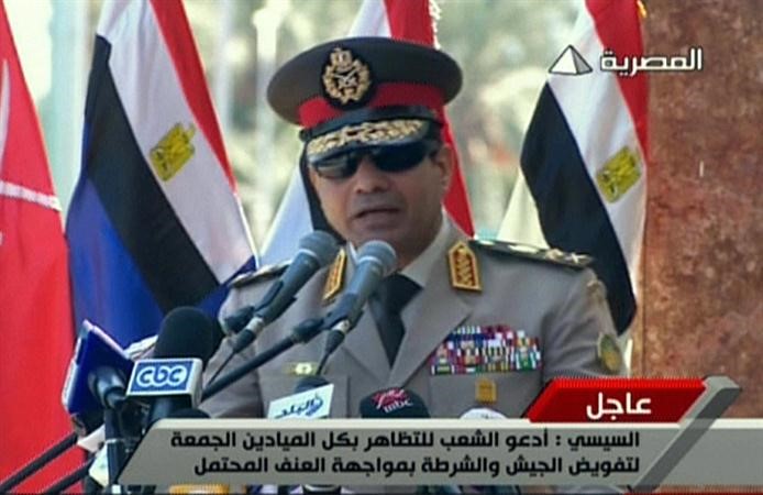 النائب الاول لرئيس مجلس الوزراء وزير الدفاع والانتاج الحربي القائد العام للقوات المسلحة المصرية الفريق اول عبدالفتاح السيسي خلال كلمته امس افپ