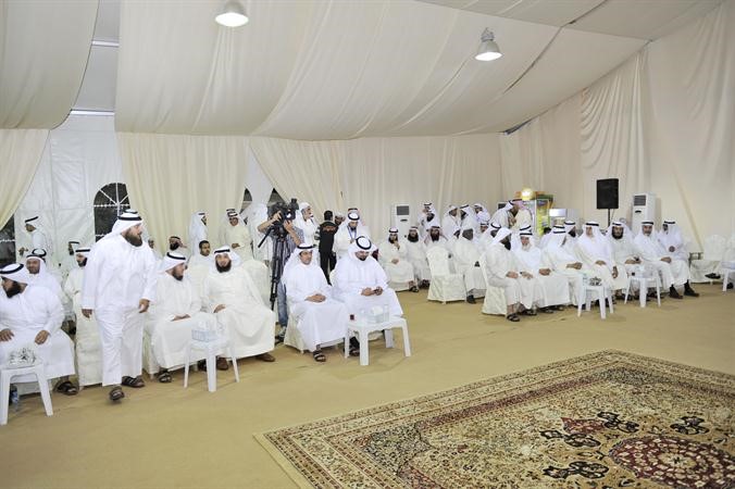 حضور كثيف في مقر الجيران