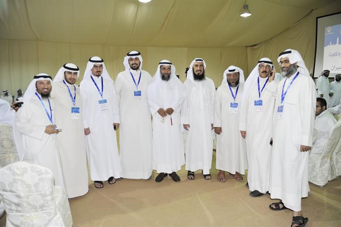 د عبدالرحمن الجيران متوسطا اللجنة الاعلامية لحملتة الانتخابية
