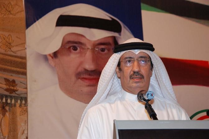 مرشح الدائرة الخامسة محمد خالد الهاجري متحدثا للحضور