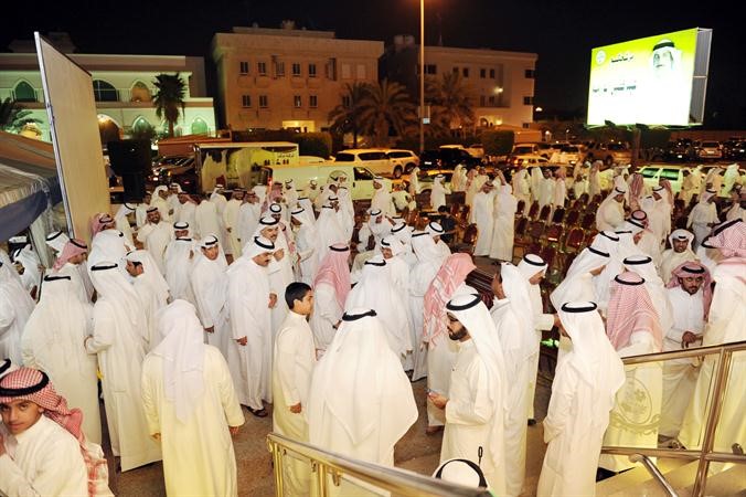 اهالي الدائرة الرابعة في المقر الانتخابي لعيد ابورمية﻿