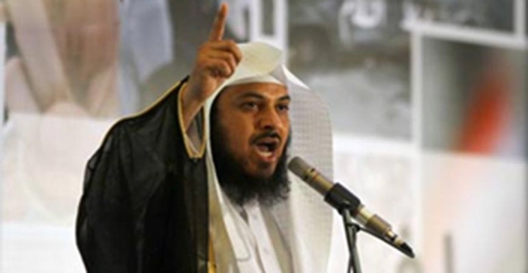 العريفي يلغي متابعة حساب محمد العوضي والرئيس المعزول " مرسي " ويدعو المصريين لحقن الدماء