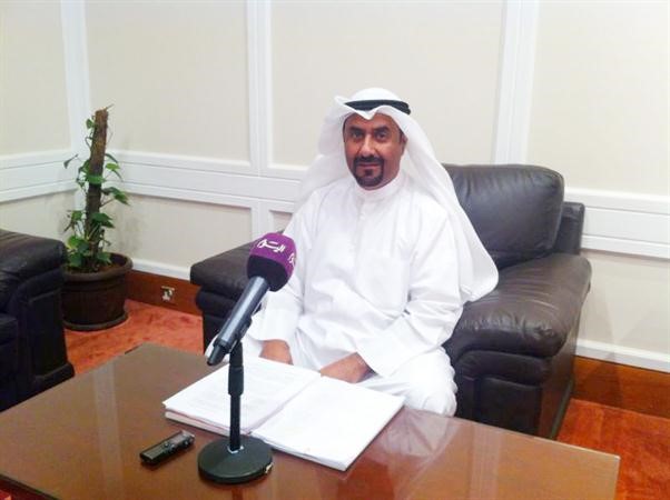 عبدالله الهاجري خلال المؤتمر الصحافي