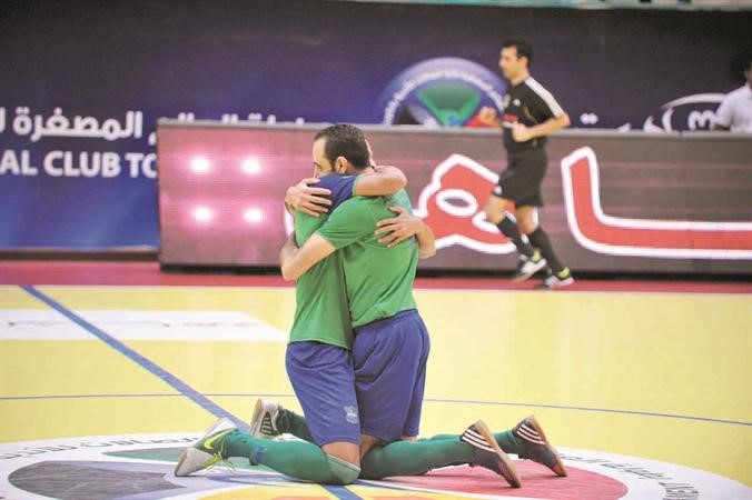 لاعبو المقاصة فرحون لبلوغ المباراة النهائية ﻿