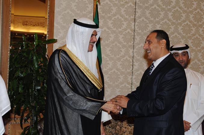 الزميل اسامة ابوالسعود يهنئ الشيخ سلمان الحمود