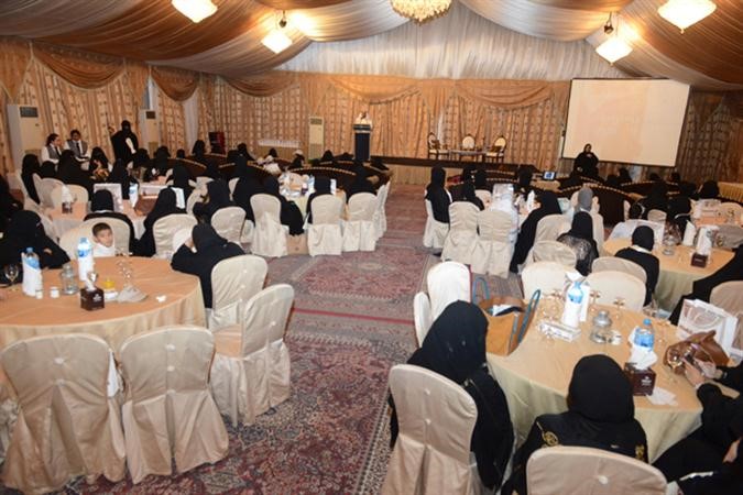 الحاضرات يتابعن حسين براك الدورسري