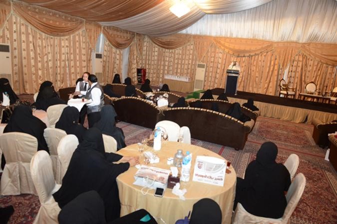 جانب من ناخبات الدائرة الخامسة في ندوة الدوسري