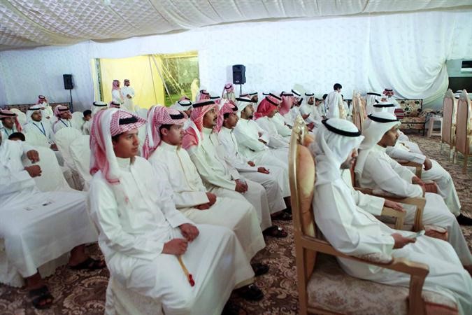 ابناء وناخبو الدائرة الخامسة في مقر دفالح العجمي