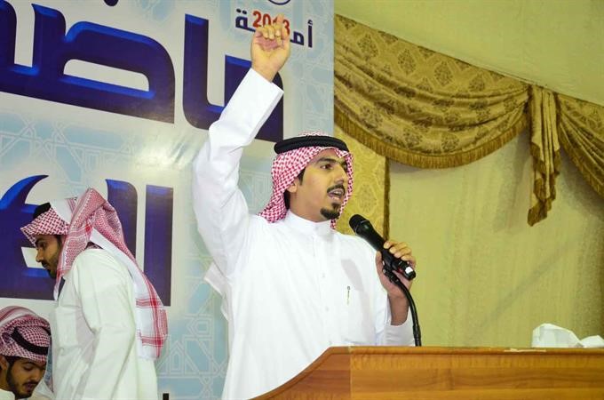 احد ابناء الدائرة الخامسة متحدثا
