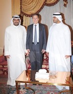 السفير الاميركي مهنئا