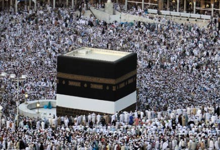 بالفيديو.. رجل مسن لم يترك الحرم المكي لأكثر من 80 عاماً منذ عهد الملك عبدالعزيز