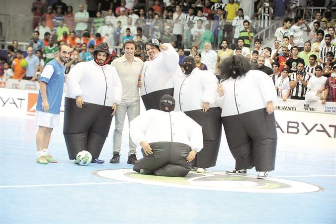 النجم الايطالي وريكاردينهو مع فريق الطهاة