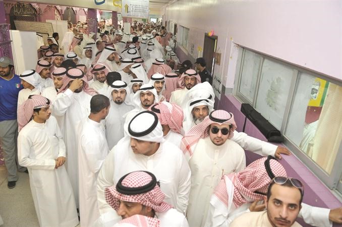 زحام واقبال على اللجان الانتخابية
