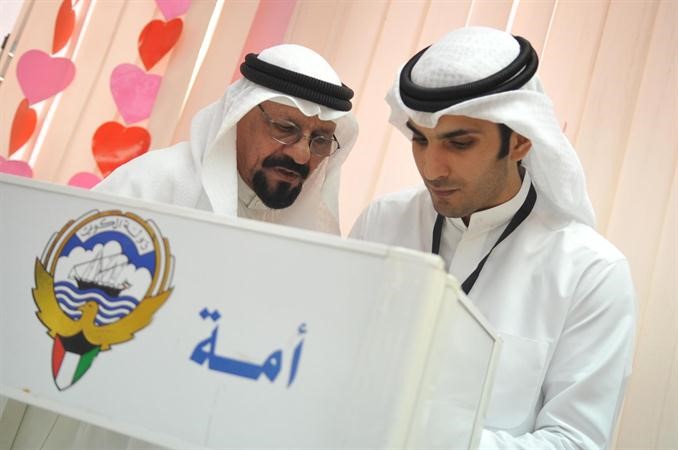مساعدة احد كبار السن