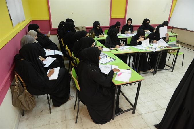 مندوبات المرشحين داخل احدى اللجان
