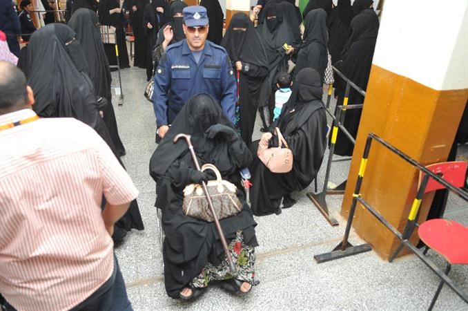 الشرطة في خدمة الشعب
