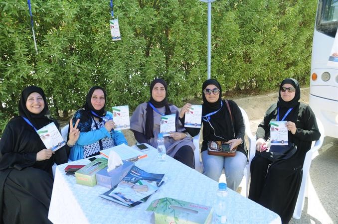 مجموعة من داعمات خليل الصالح
