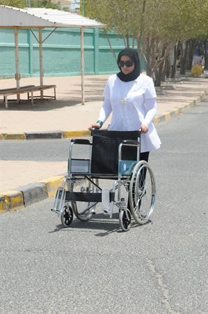 استعداد لمساعدة المسنات