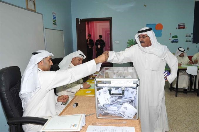 تسليم الاثباتات الشخصية بعد التاكد منها