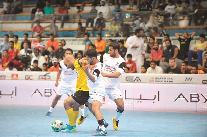جانب من مباراة الوصل الاماراتي ومواطنه الوحدة﻿