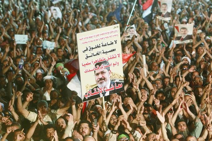 جانب من اعتصام مؤيدي الرئيس المعزول محمد مرسي في رابعة العدوية مساء امس الاول رويترز