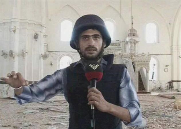 ومراسل تلفزيون المنار يبث اول تقرير من قلب المسجد﻿
