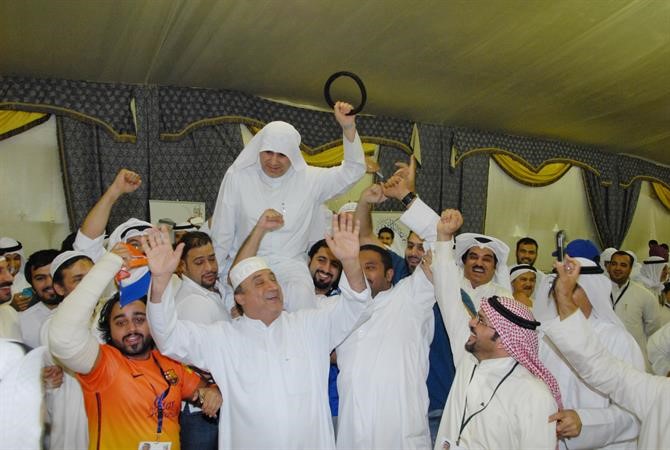 ﻿عبدالله التميمي يحتفل بفوزه بالمركز الاول
﻿