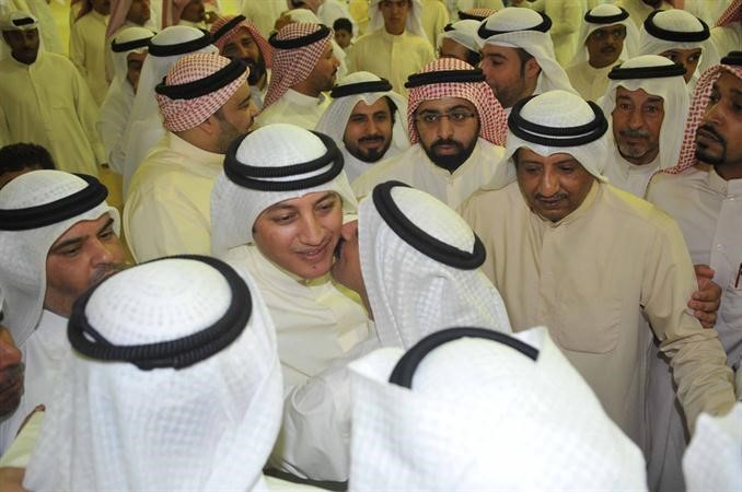 النائب عسكر العنزي يتلقى التهاني
