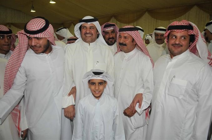 اهالي الرابعة يقدمون التهاني لسلطان الشمري
