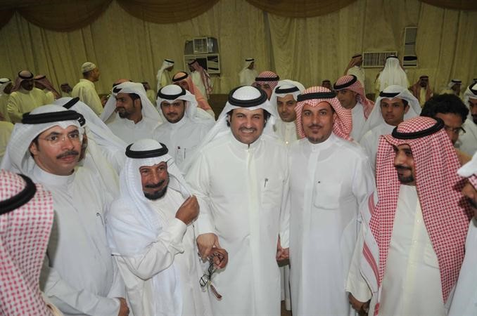 سلطان الشمري مع محبيه من ابناء الدائرة
