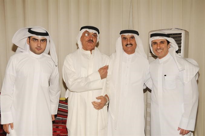 النائب عبدالكريمالكندري مع ابناء دائرته