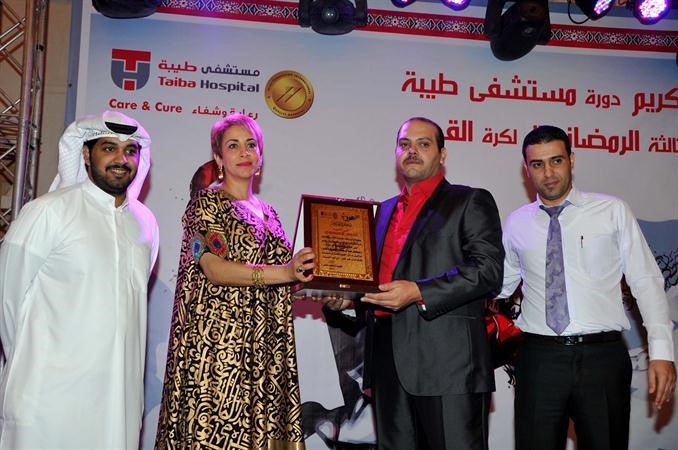 منال عمر تكرم المشاركين ﻿