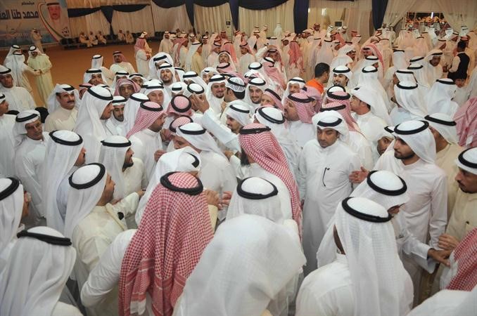 ابناء الدائرة الرابعة في ديوان محمد طنا العنزي يهنئونه بالنجاح﻿