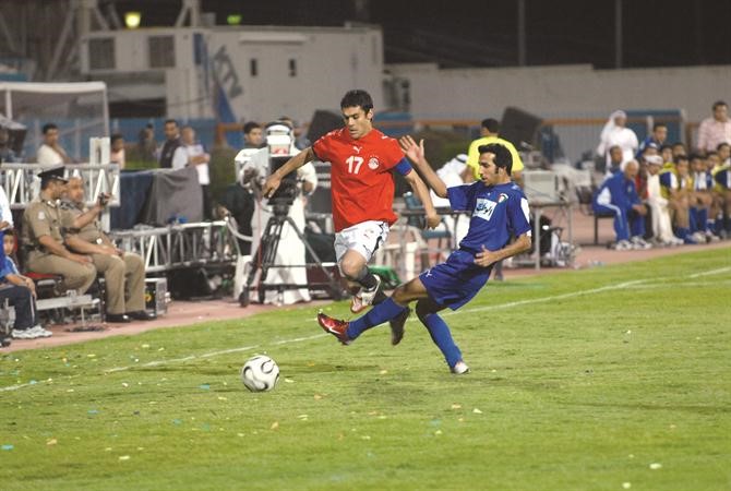 «الصقر» حسن: الصحف البلجيكية:  «لاعب مصري لا يتناول طعاماً أو شراباً بمستوى رفيع»