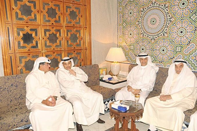 عبدالله بشارة مهنئا﻿