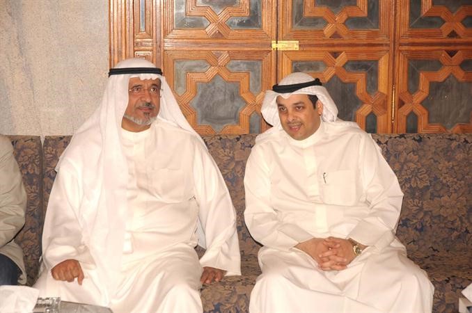  الوزير السابق احمد الكليب مهنئا الصانع﻿