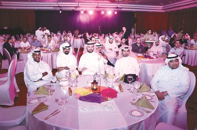 متابعة من الحضور