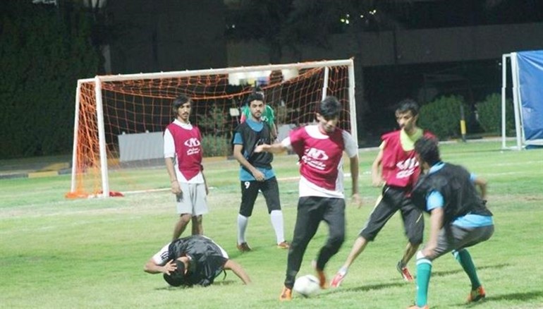 لاعب الانباء ناصر ياسر يمر بطريقة ممميزة﻿