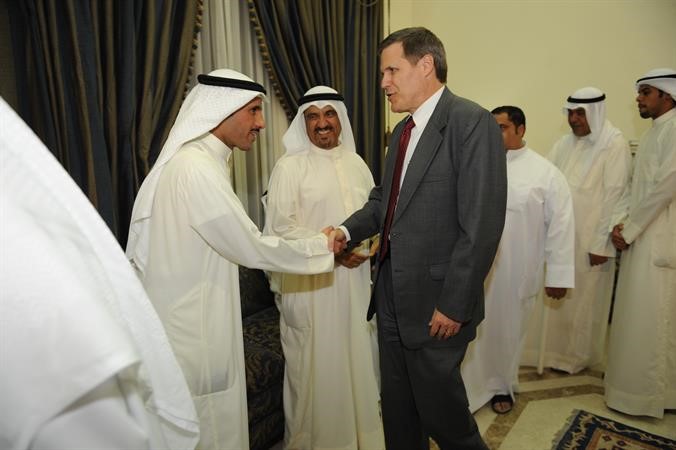السفير الاميركي يهنئ مرزوق الغانم﻿