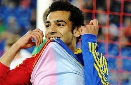 " حذاء " لاعب مصري يشعل غضب الجماهير الإسرائيلية في دوري أبطال أوروبا